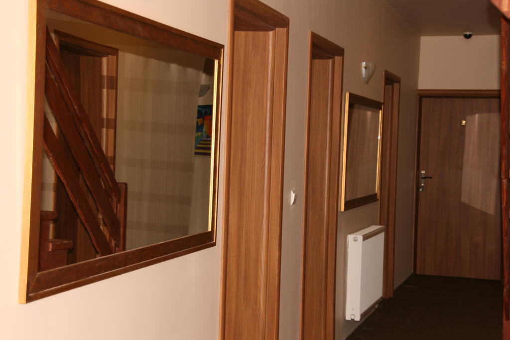 Kolumny 217- Tanie Noclegi Pracownicze, Parking Bezplatny ウッチ エクステリア 写真