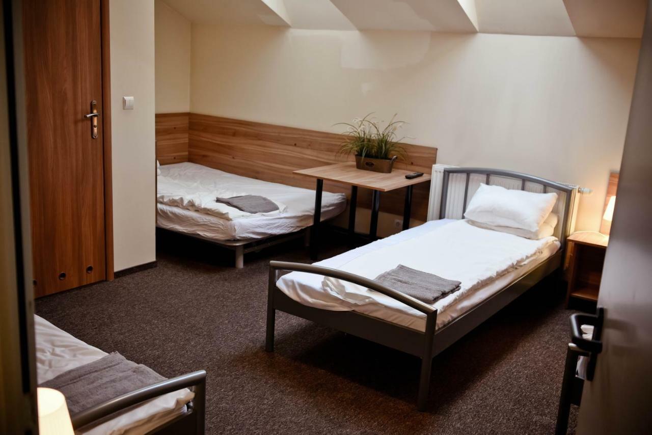 Kolumny 217- Tanie Noclegi Pracownicze, Parking Bezplatny ウッチ エクステリア 写真
