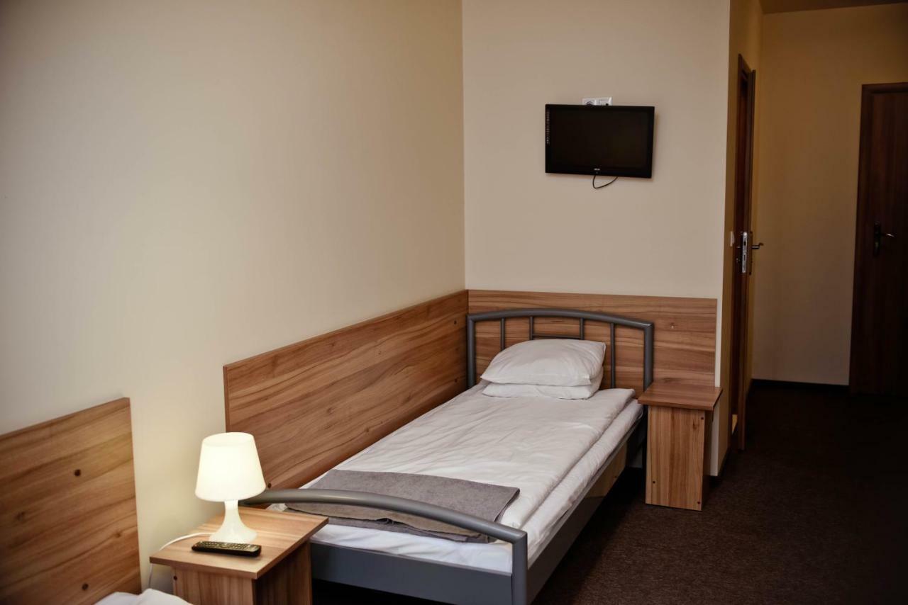 Kolumny 217- Tanie Noclegi Pracownicze, Parking Bezplatny ウッチ エクステリア 写真