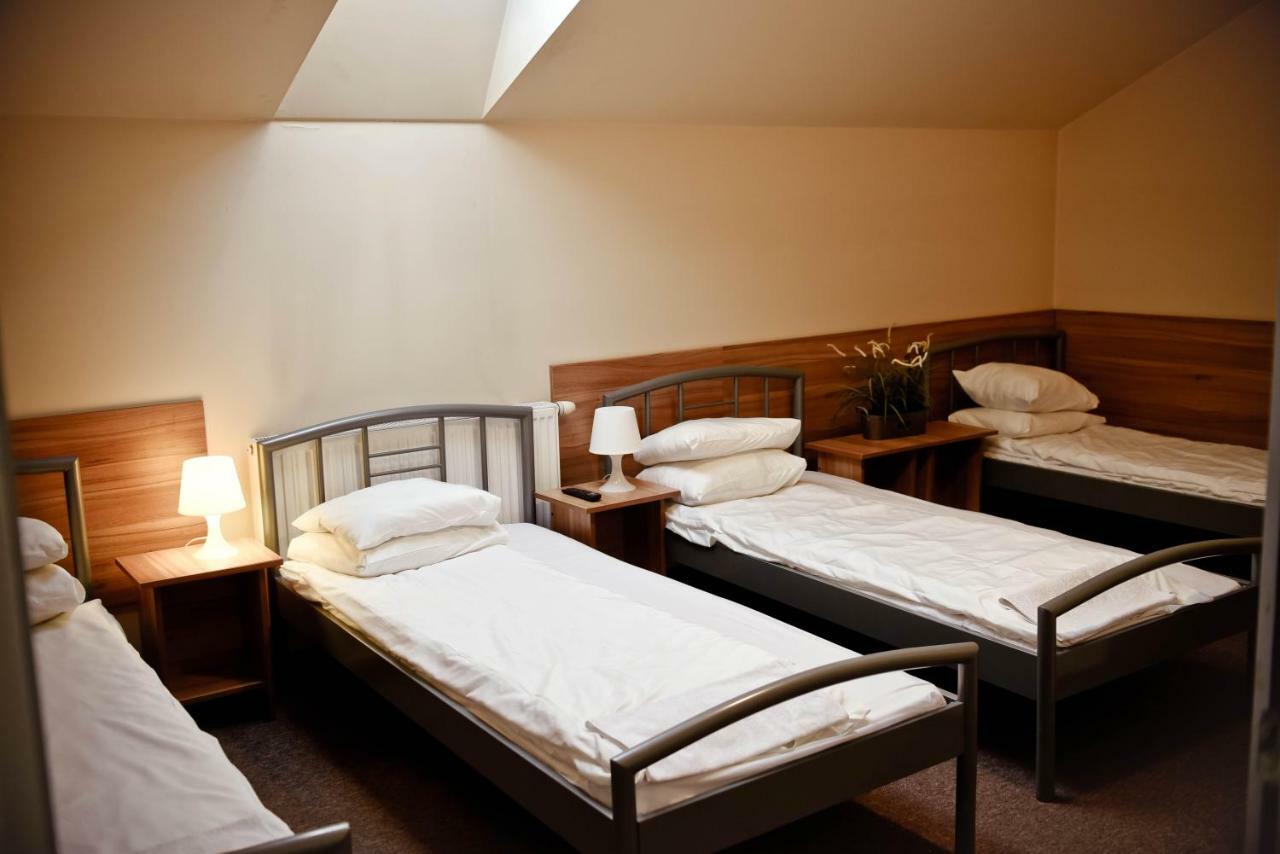 Kolumny 217- Tanie Noclegi Pracownicze, Parking Bezplatny ウッチ エクステリア 写真