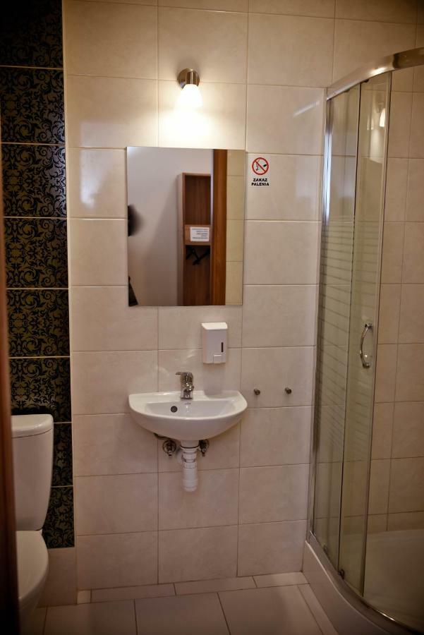 Kolumny 217- Tanie Noclegi Pracownicze, Parking Bezplatny ウッチ エクステリア 写真