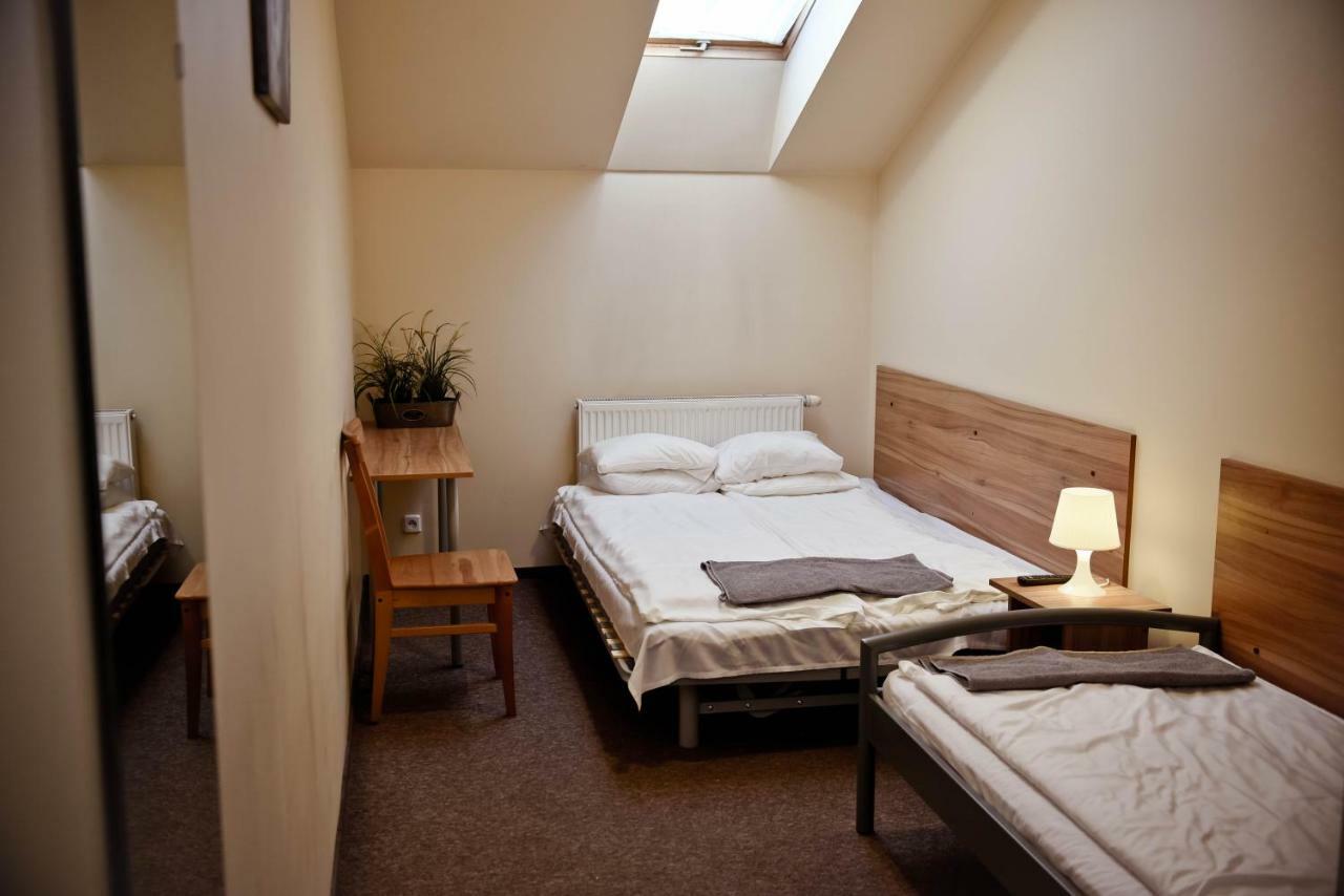 Kolumny 217- Tanie Noclegi Pracownicze, Parking Bezplatny ウッチ エクステリア 写真